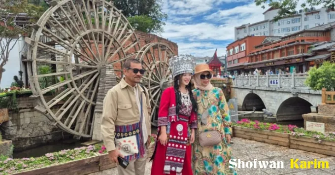 Salah serorang prempuan muda bersama kami di Ancient City...