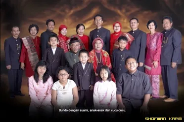 80 Tahun RI,  Kilas Balik Rangkayo Hj. Nur Ainas Abizar...